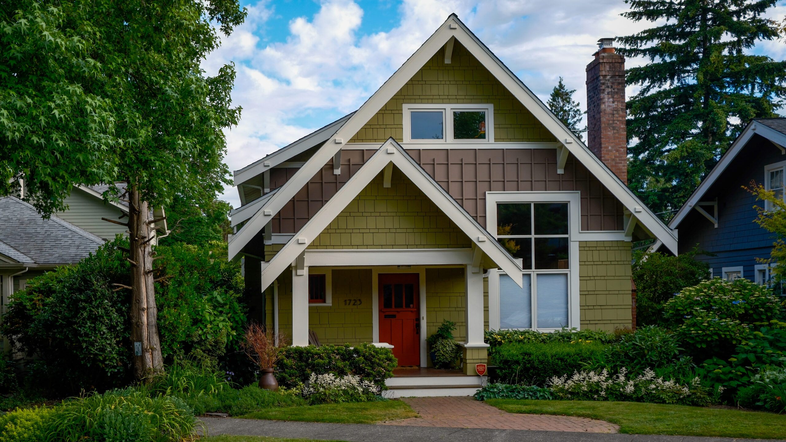 “A Field Guide to American Houses” at 40: Why This Classic Book Deserves a Place on Your Coffee Table