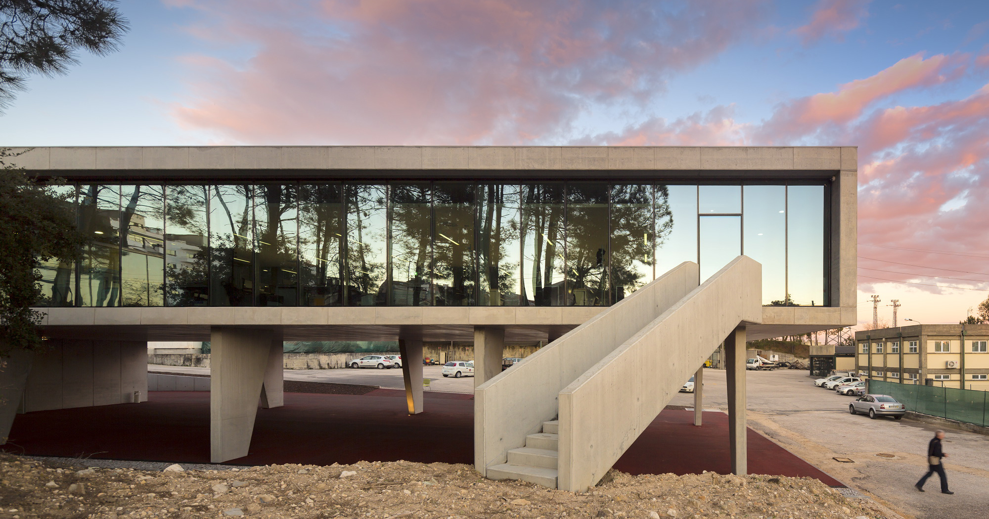 Buildings with Legs: 7 Projects That Look Like They Are About to Walk Away