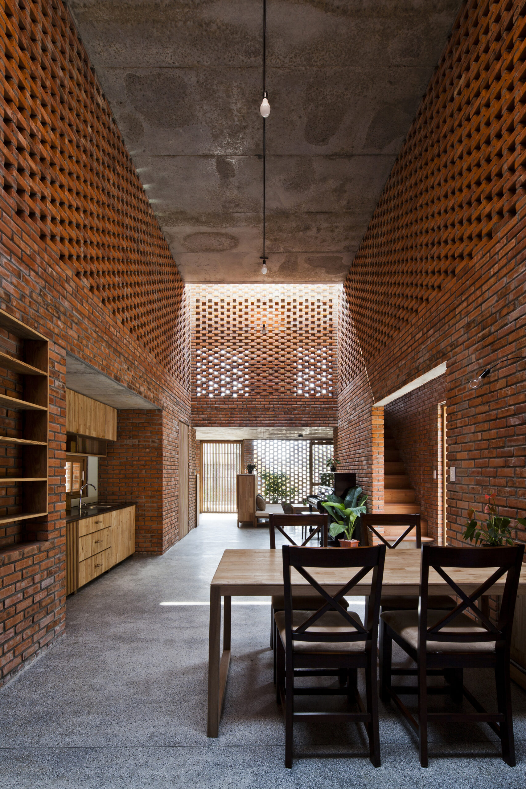 TERMITARY HOUSE Da Nang, Vietnam by TROPICAL SPACE