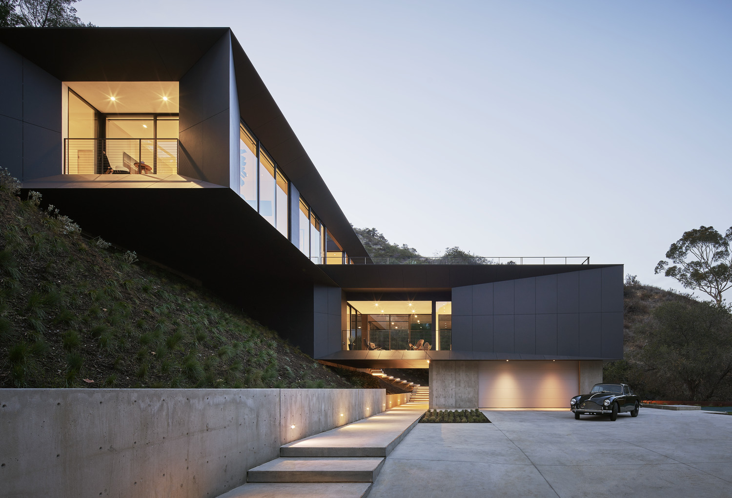LR2 House