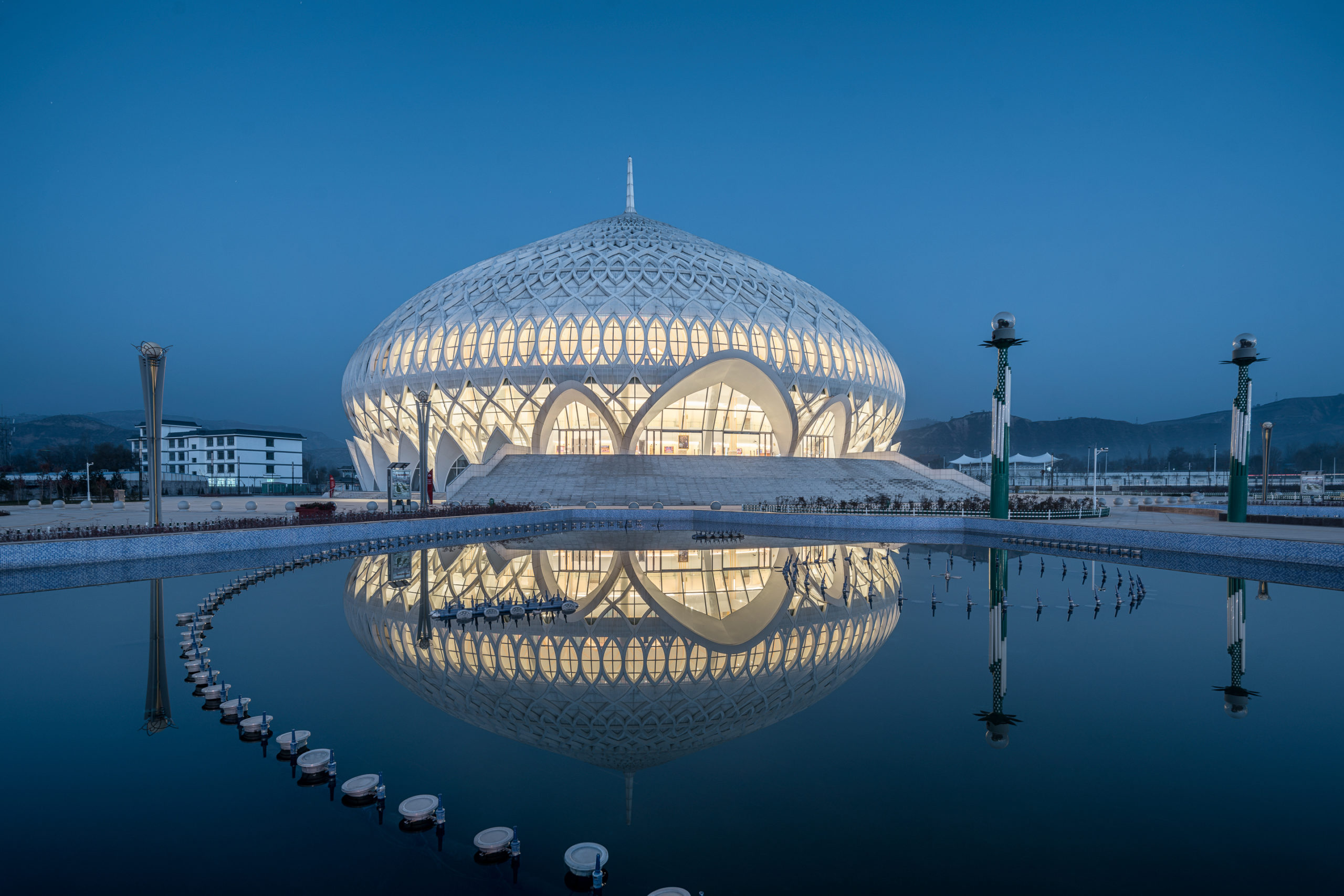 Middle East Modernism: 7 Projects Reimagining Traditional Islamic