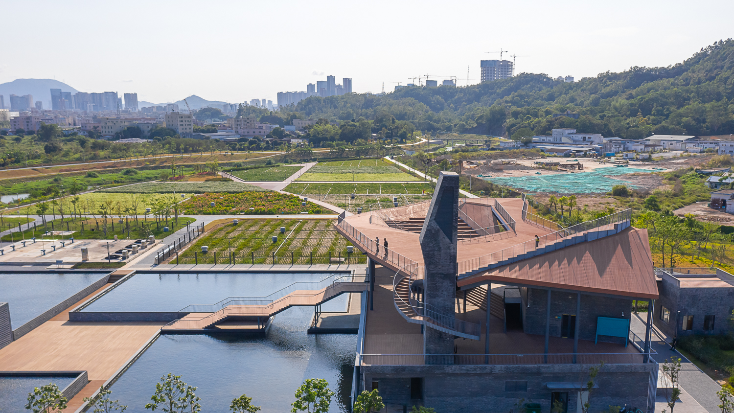 Pingshan Terrace: The Design of Pingshan River Water Purification Station 