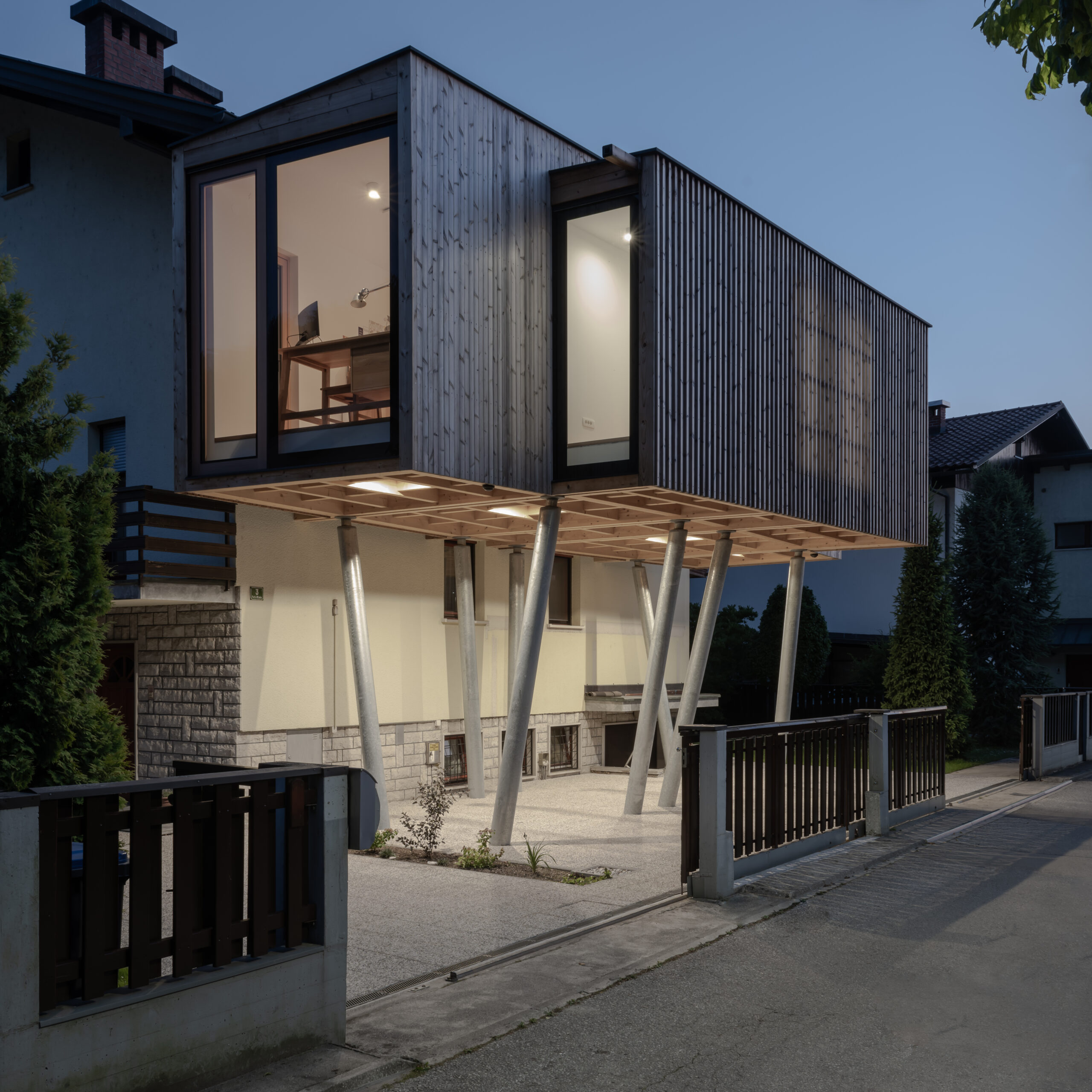 Ampliación de madera a casa existente.