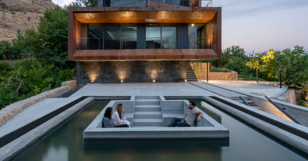 The Conversation Pit Comeback: Why Architects Are Revisiting This Mid-Century Feature