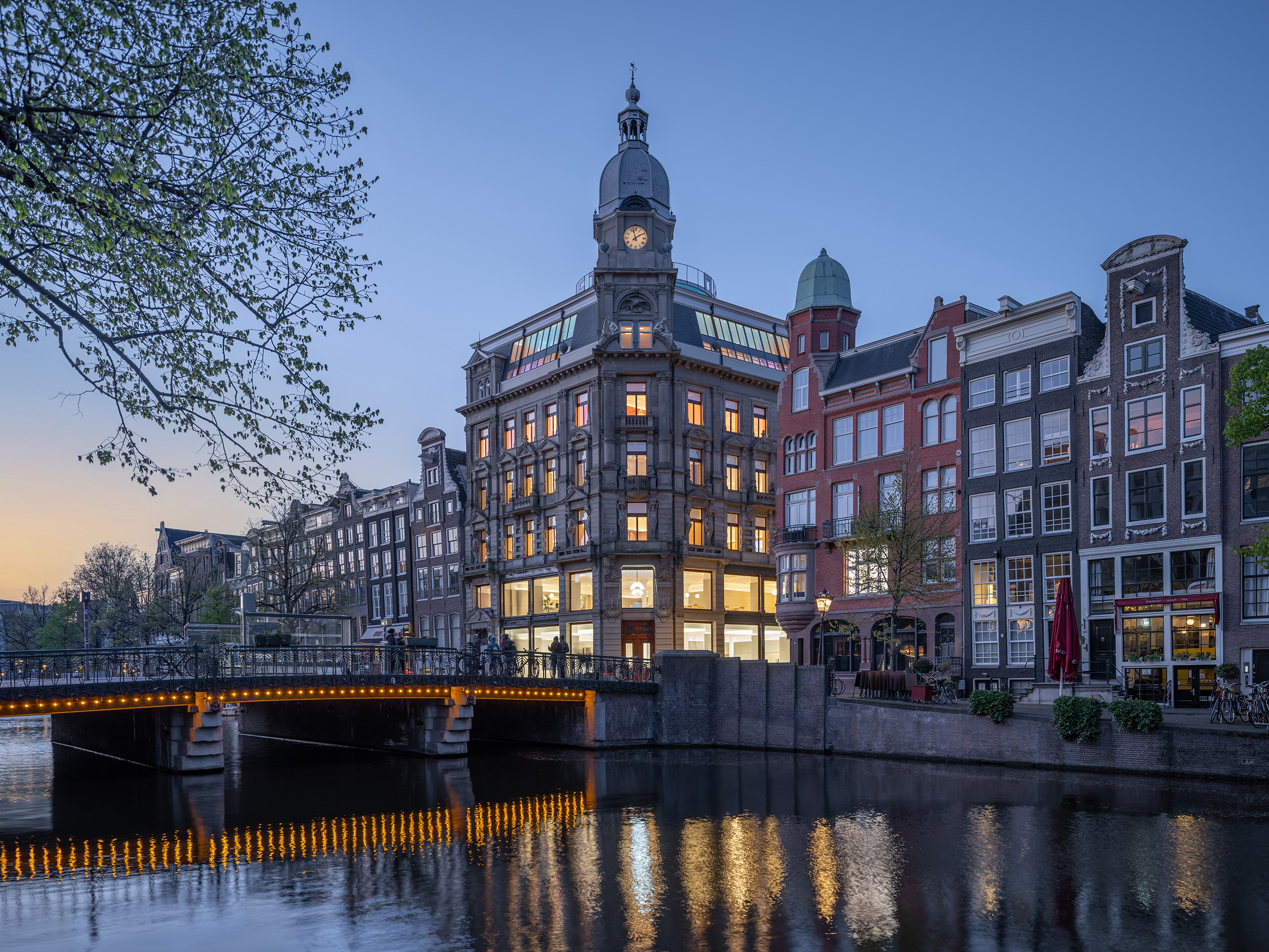 Amsterdam’s Canal Belt Gets an Electric Jolt: NIO House by MVRDV