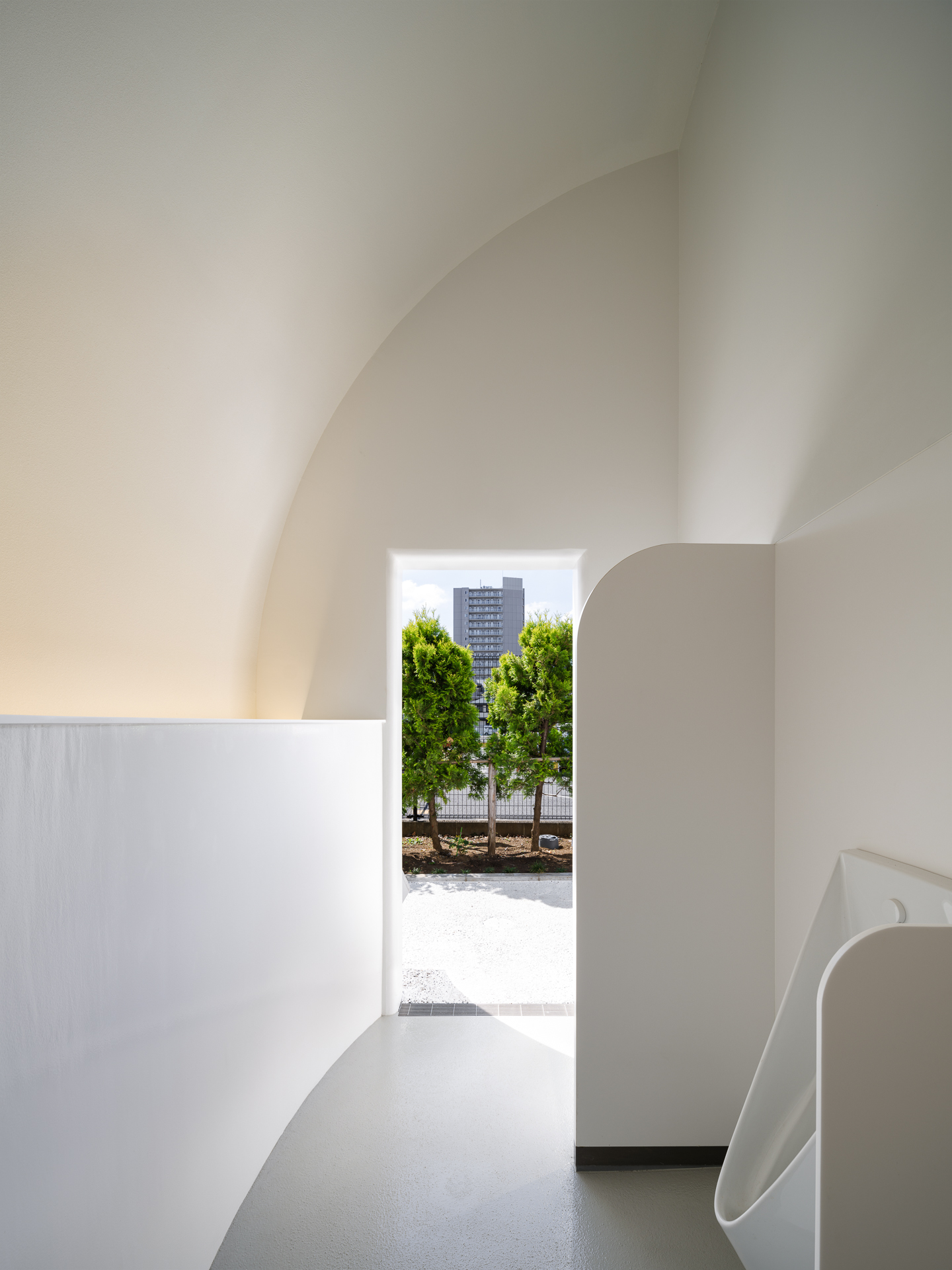 Hi Toilet THE TOKYO TOILET Nanago Dori Park_02-architizer