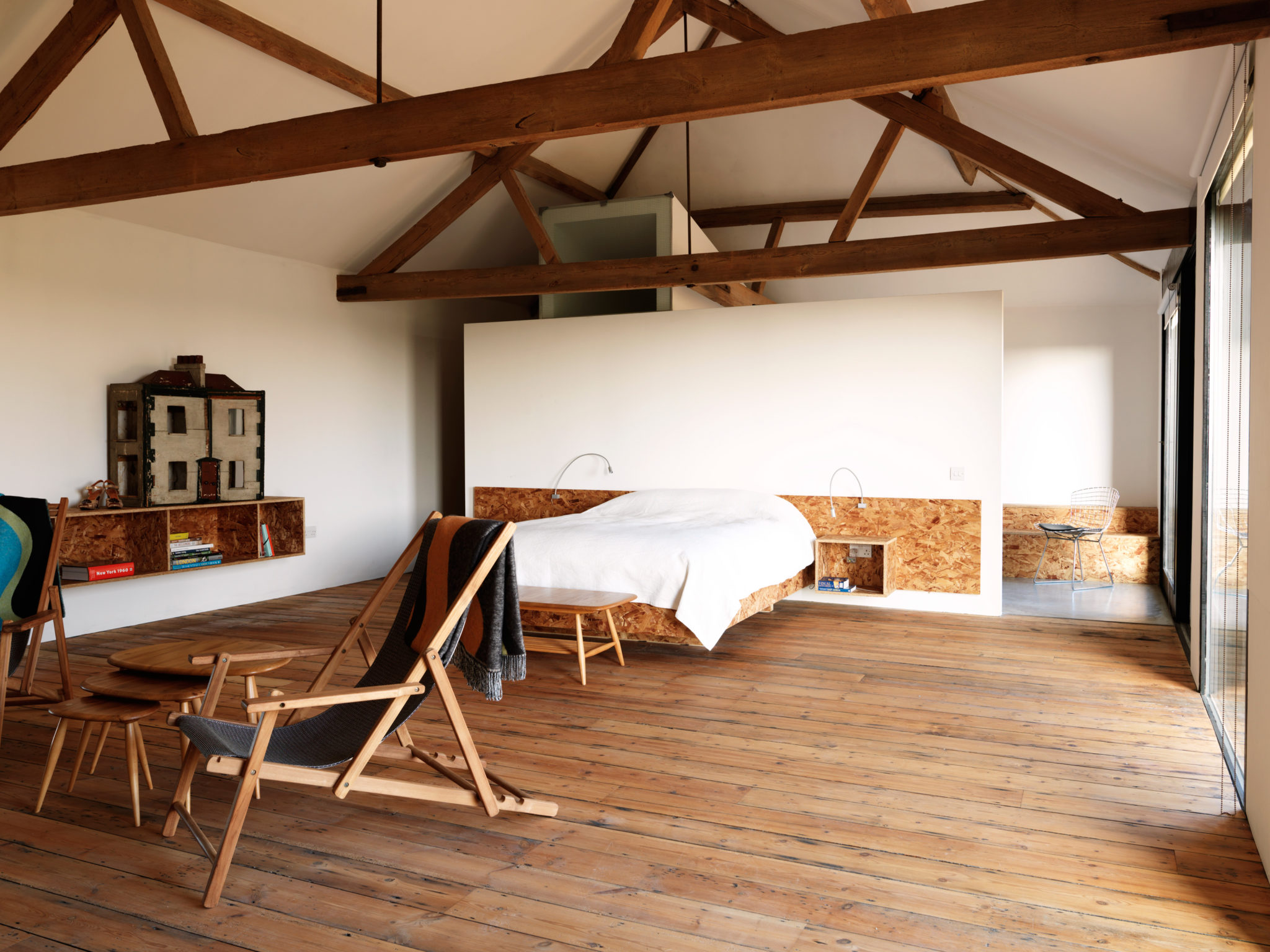Adapting Attics 6 TopNotch Renovations For Vaulted Rooms