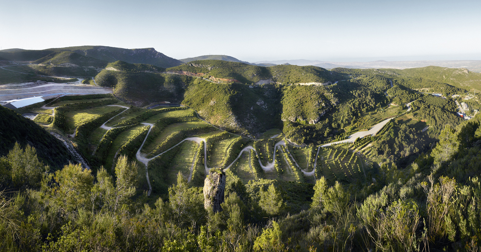 Terraforming the Future: 6 Examples of Architects Literally Reshaping the Earth