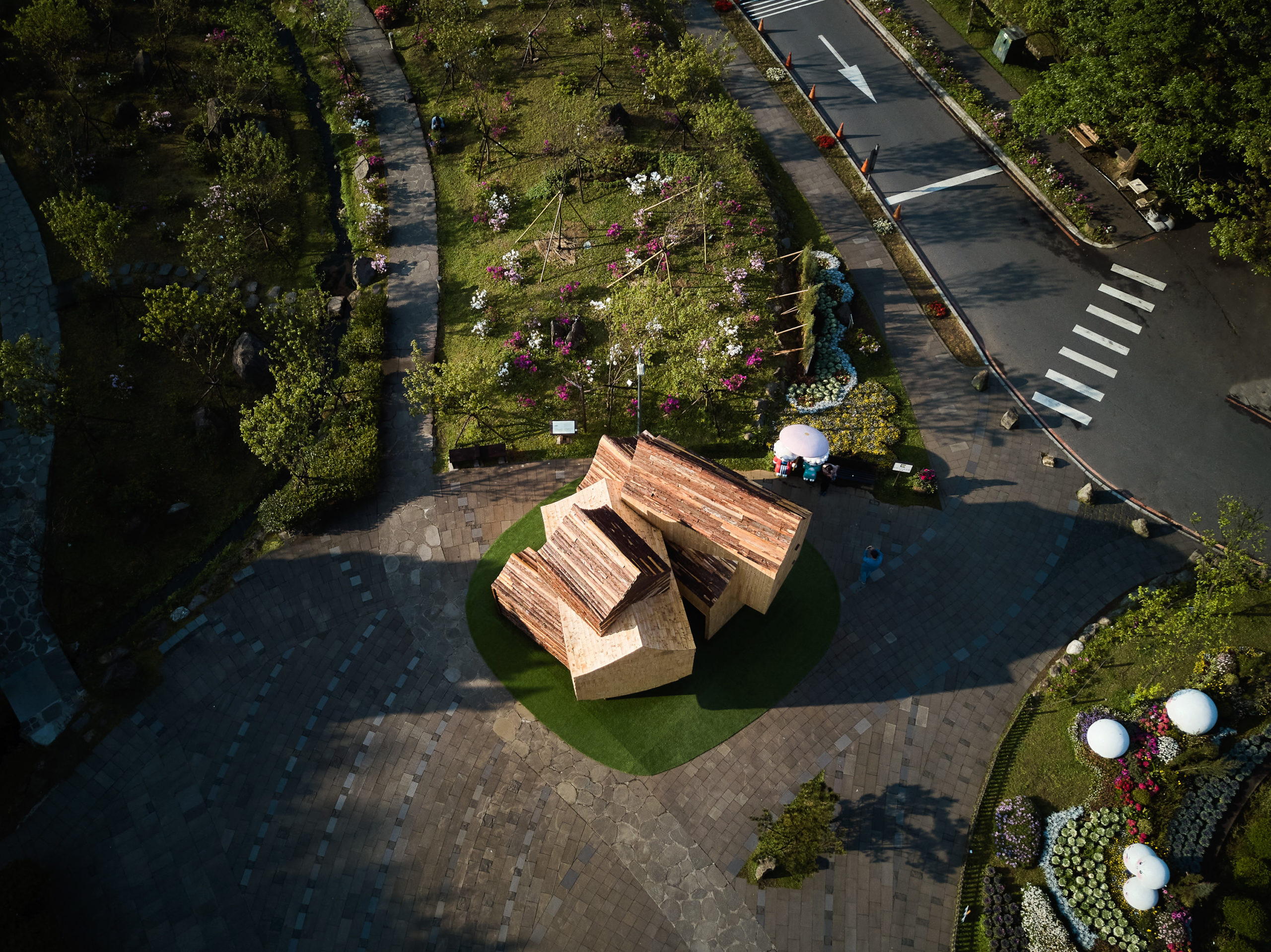 Boolean Birdhouse by Phoebe Says Wow Architects / PSW建築設計研究室