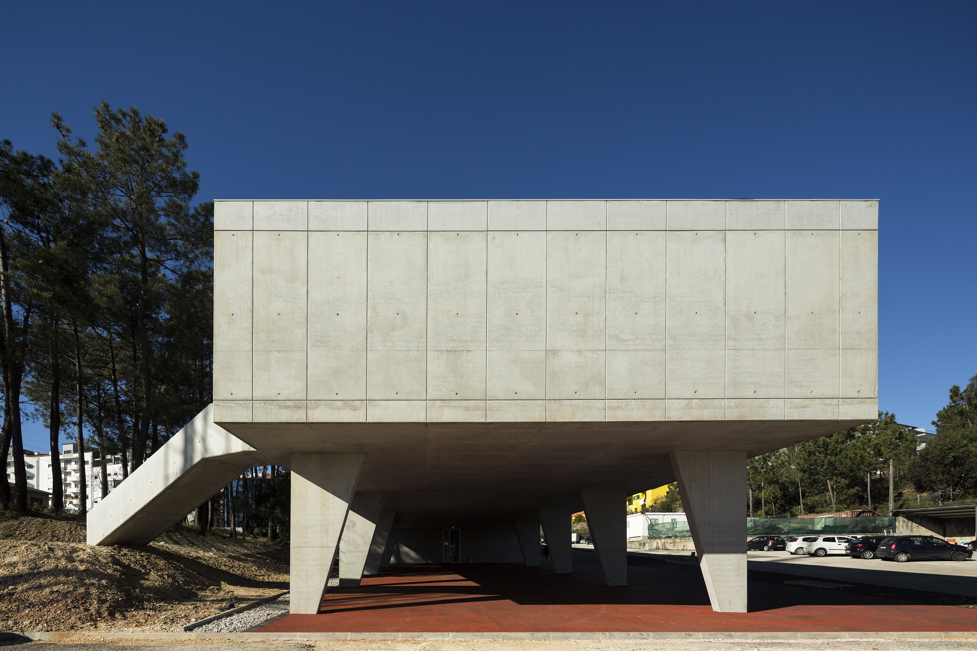 EDP Administrative Building_01-architizer