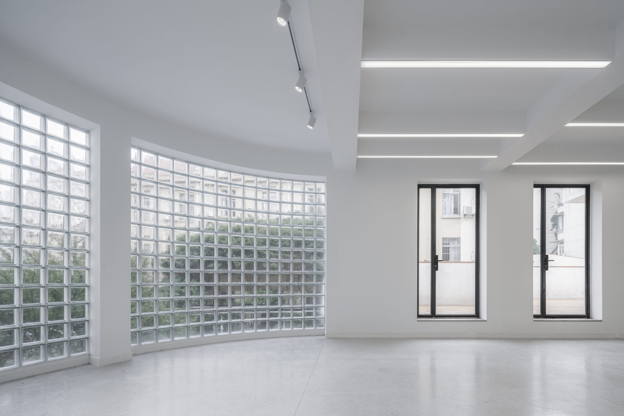 Glass 5 Architectural Projects Illuminated By Glass Block