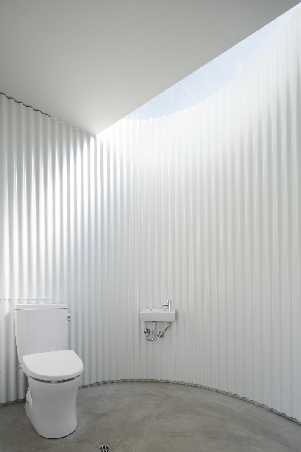 Isemachi Public Toilet_02-architizer