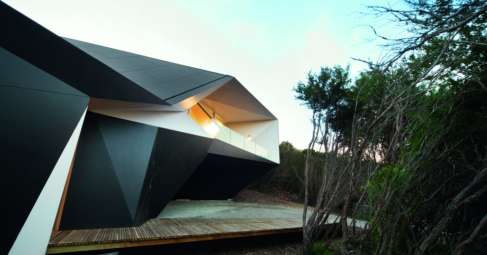 Архитектор необычного дома. Klein Bottle House, Австралия. Архитекторы Хай ТЕКА. Дом Дилижан футуризм.