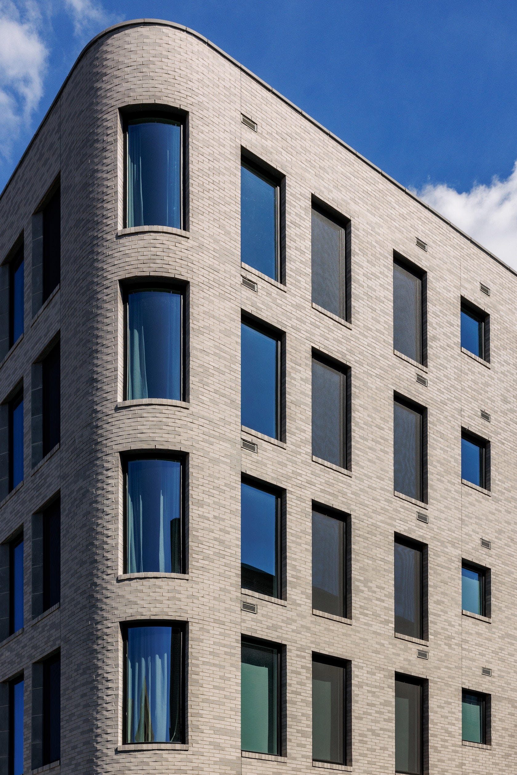 Silver City Smooth & Wirecut_Glen Gery Corp-architizer