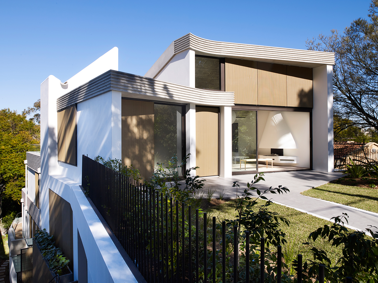 The Triplex Apartments - Stepped Residences on a Steep Hill by Luigi Rosselli Architects, Sydney, Australia