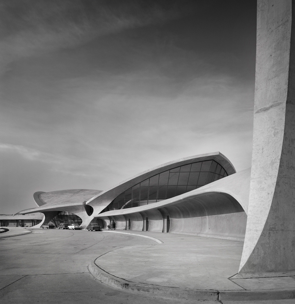 Ezra Stoller TWA Terminal at Idlewild Airport, Eero Saarinen, New York, NY 1962. All images photographed by Ezra Stoller and courtesy of Yossi Milo Gallery.