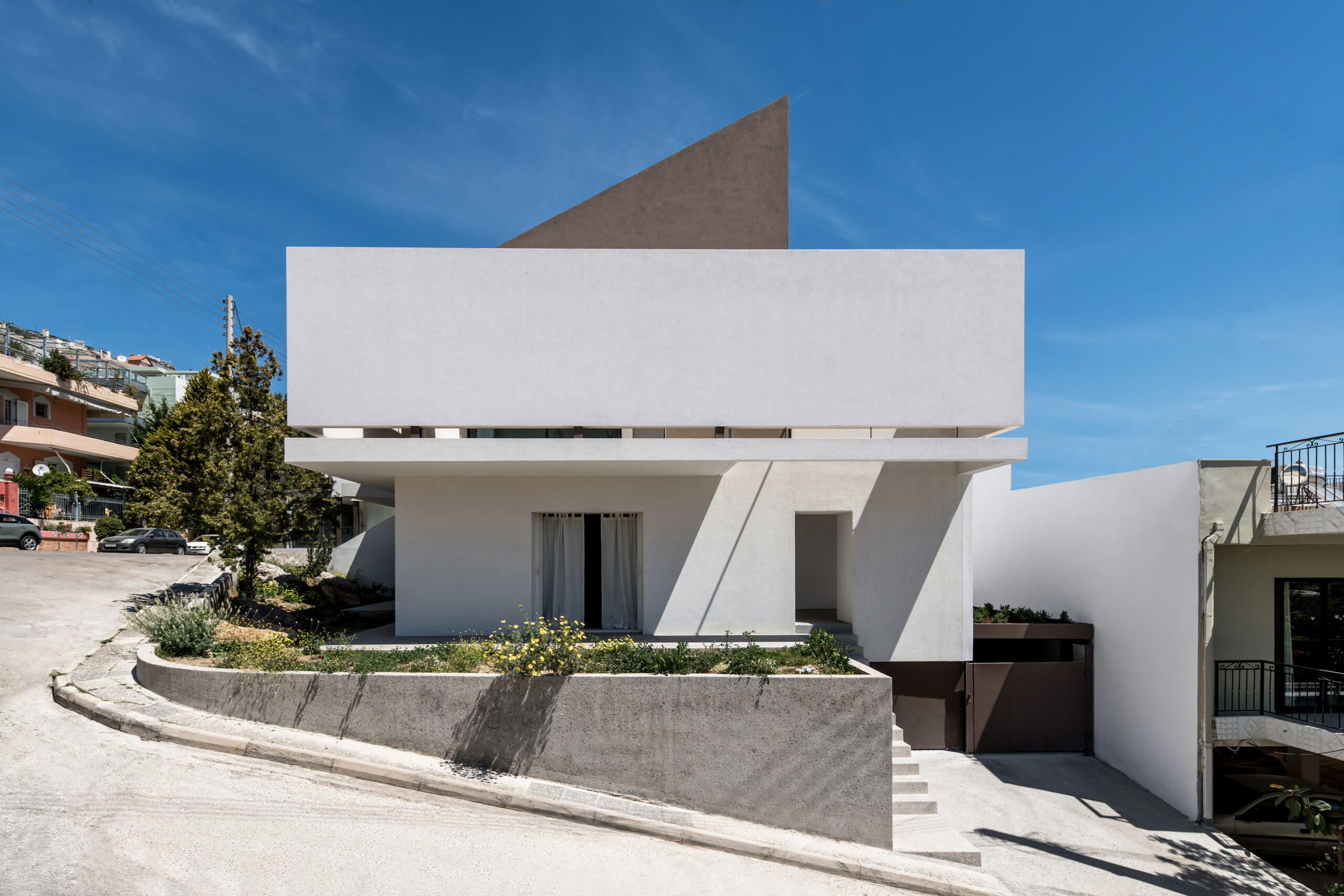 The flying box, Upper level extension_01-architizer
