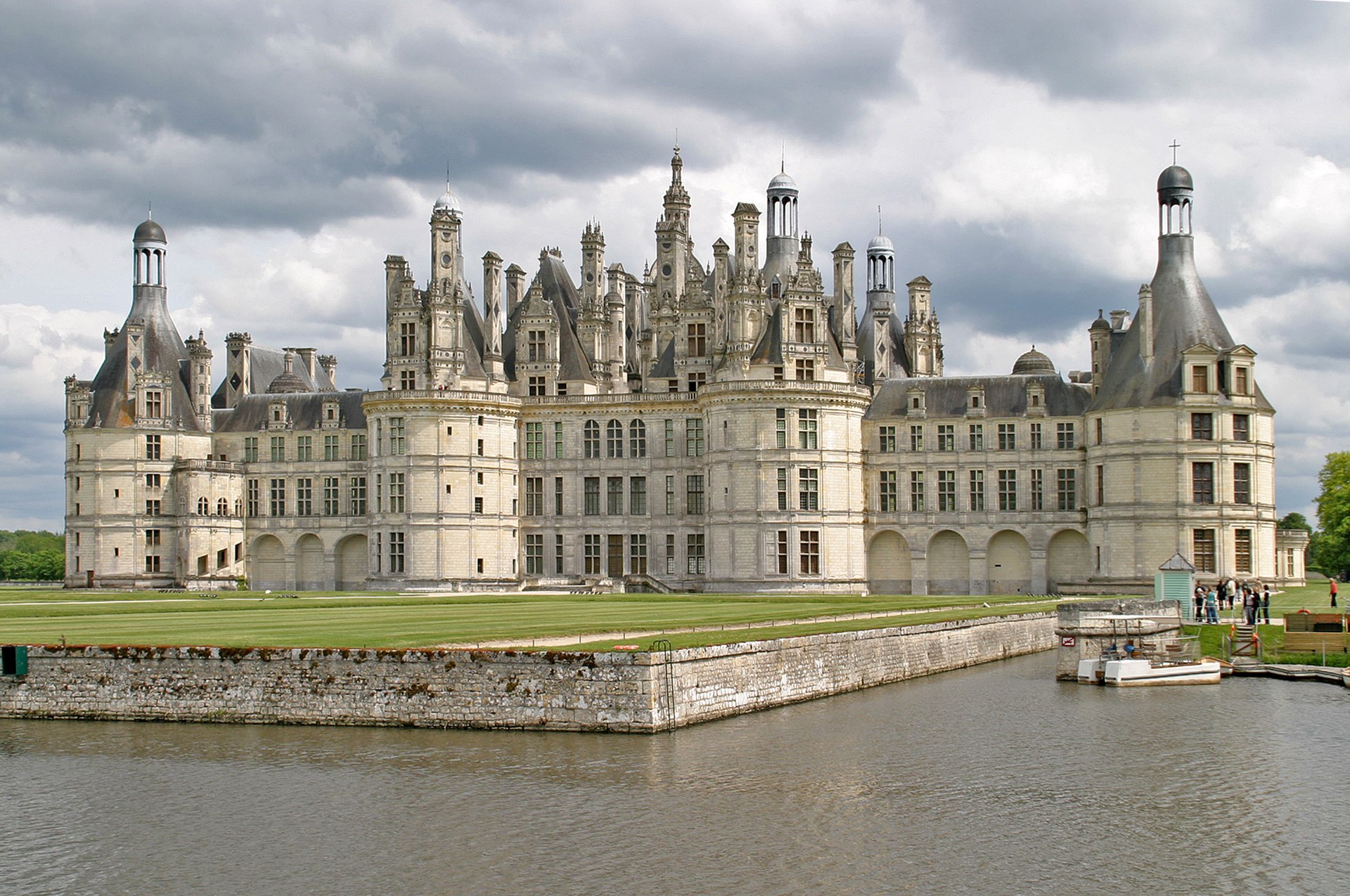 Lavish Living: 5 Châteaux To Visit in France’s Loire Valley Region