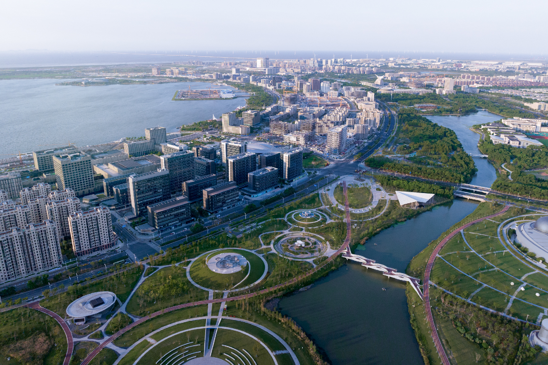 Zero-Carbon Origami Airplane— Shanghai Lin’gang Starry Sky Theme Park Visitor Service Center_01-architizer
