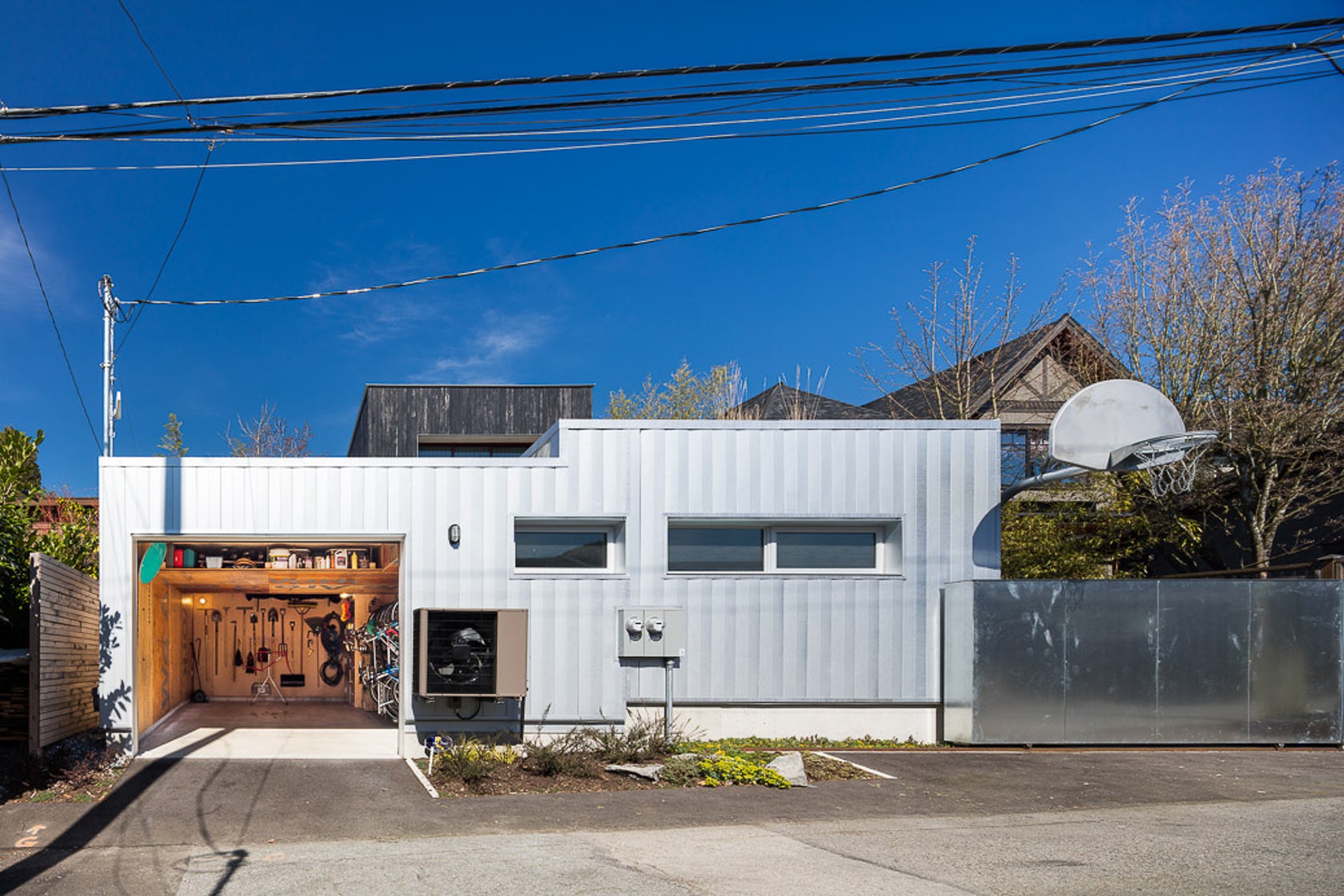 Rough House + Laneway, by Measured Architecture Inc.
