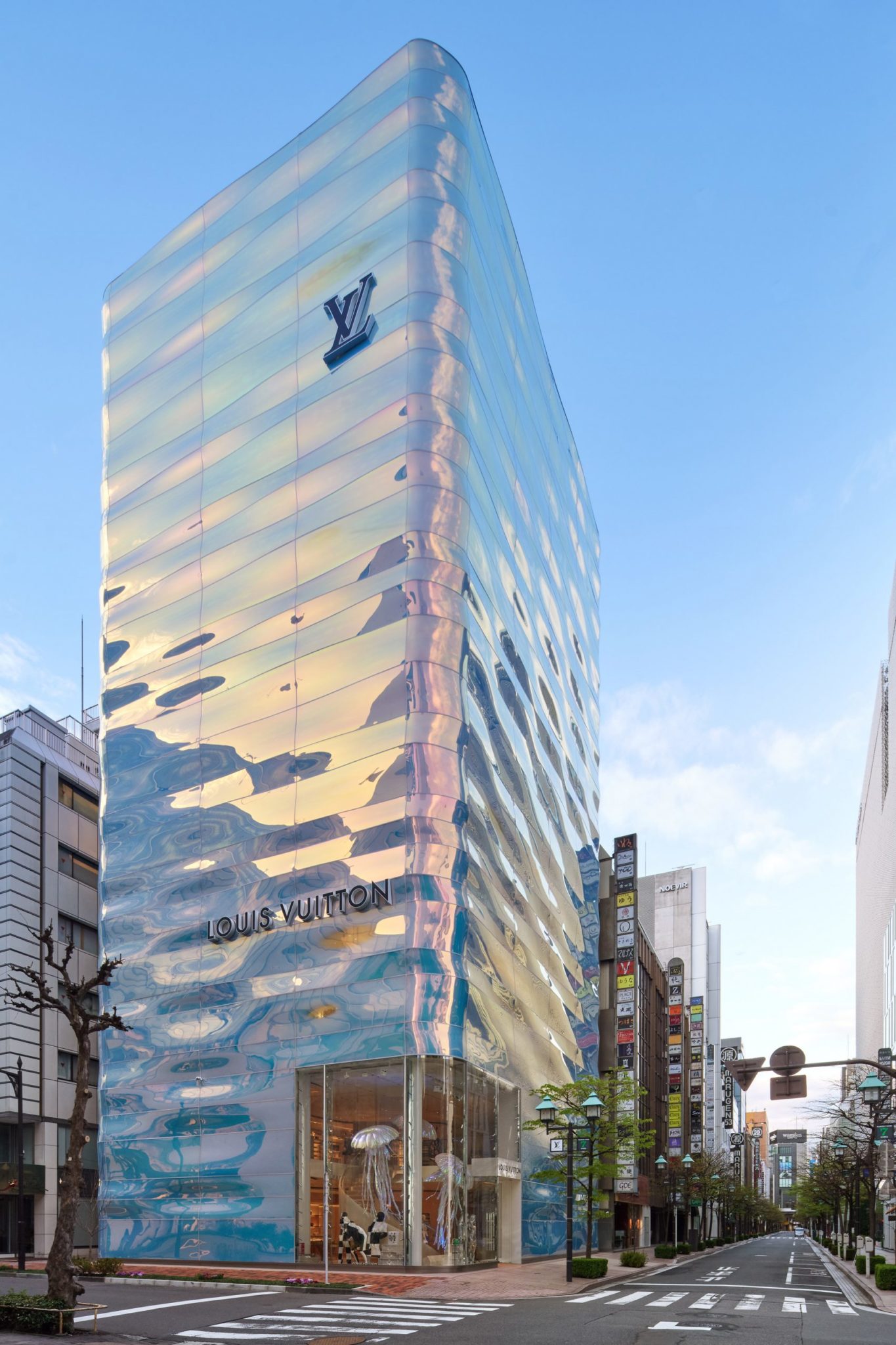 Louis Vuitton Ginza Namiki, Tokyo, Japan by AS Co., Peter Marino Architect