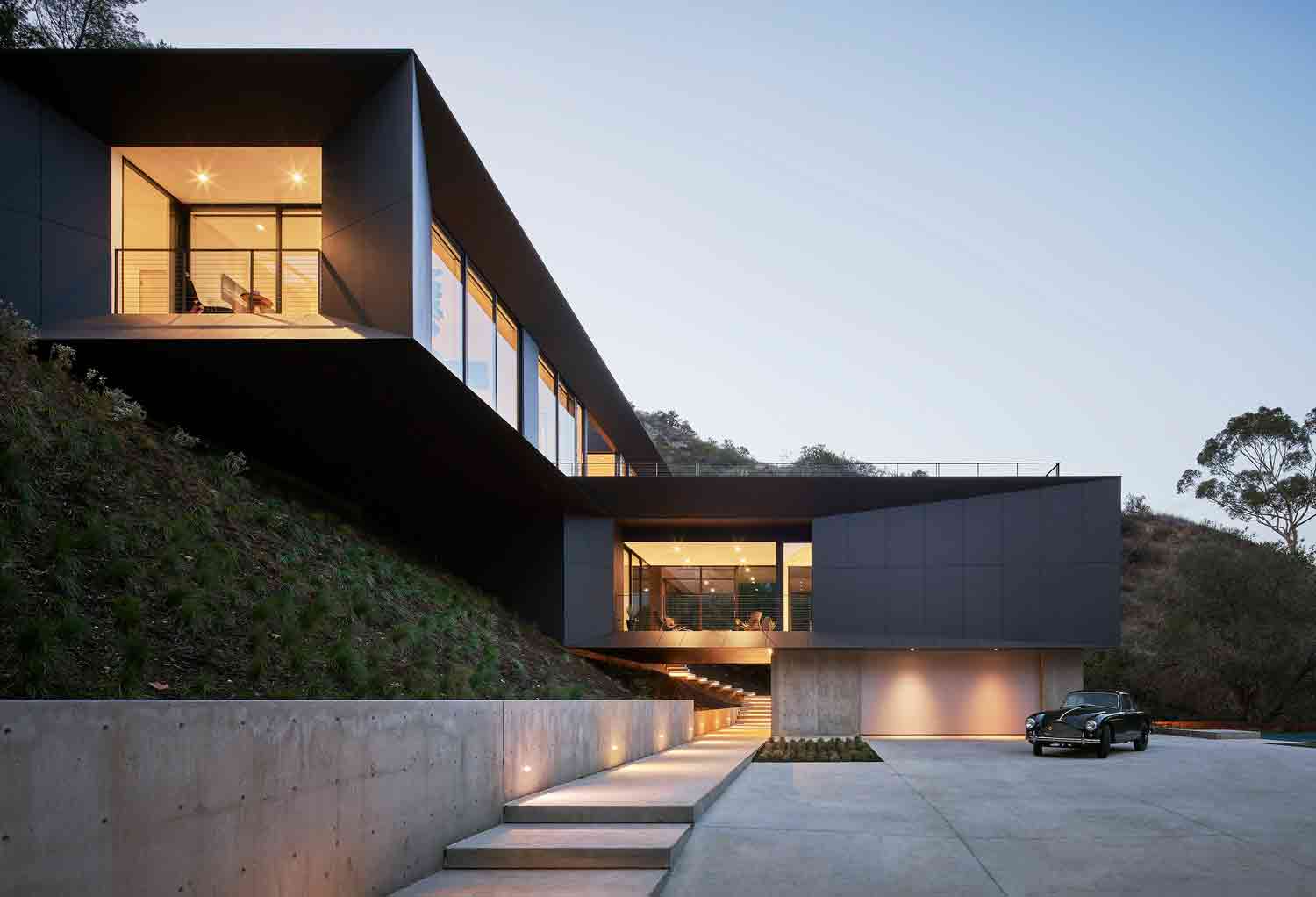 LR2 House by Montalba Architects, Inc.